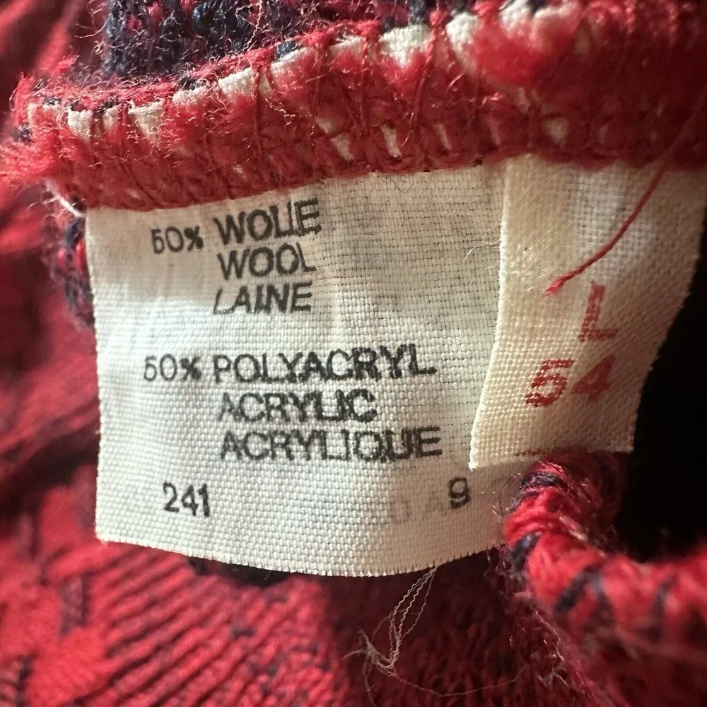 Vintage Maser Austria Golf‎ Sweater Size 44/Large Bulldog Wool Blend Red